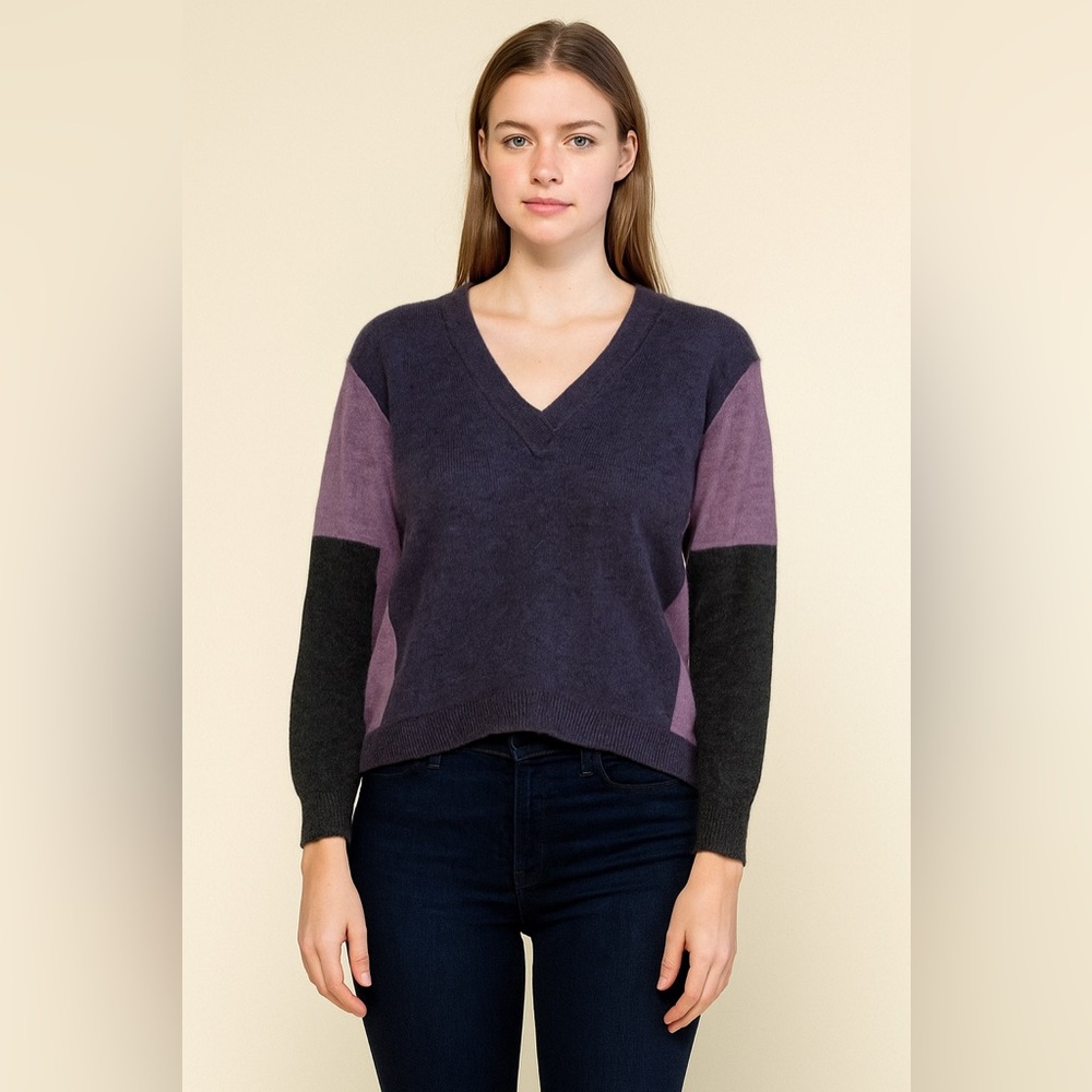 Women’s cashmere sweater, Soft Purple Lavender V-Neck Sweater Cullen, Size Small